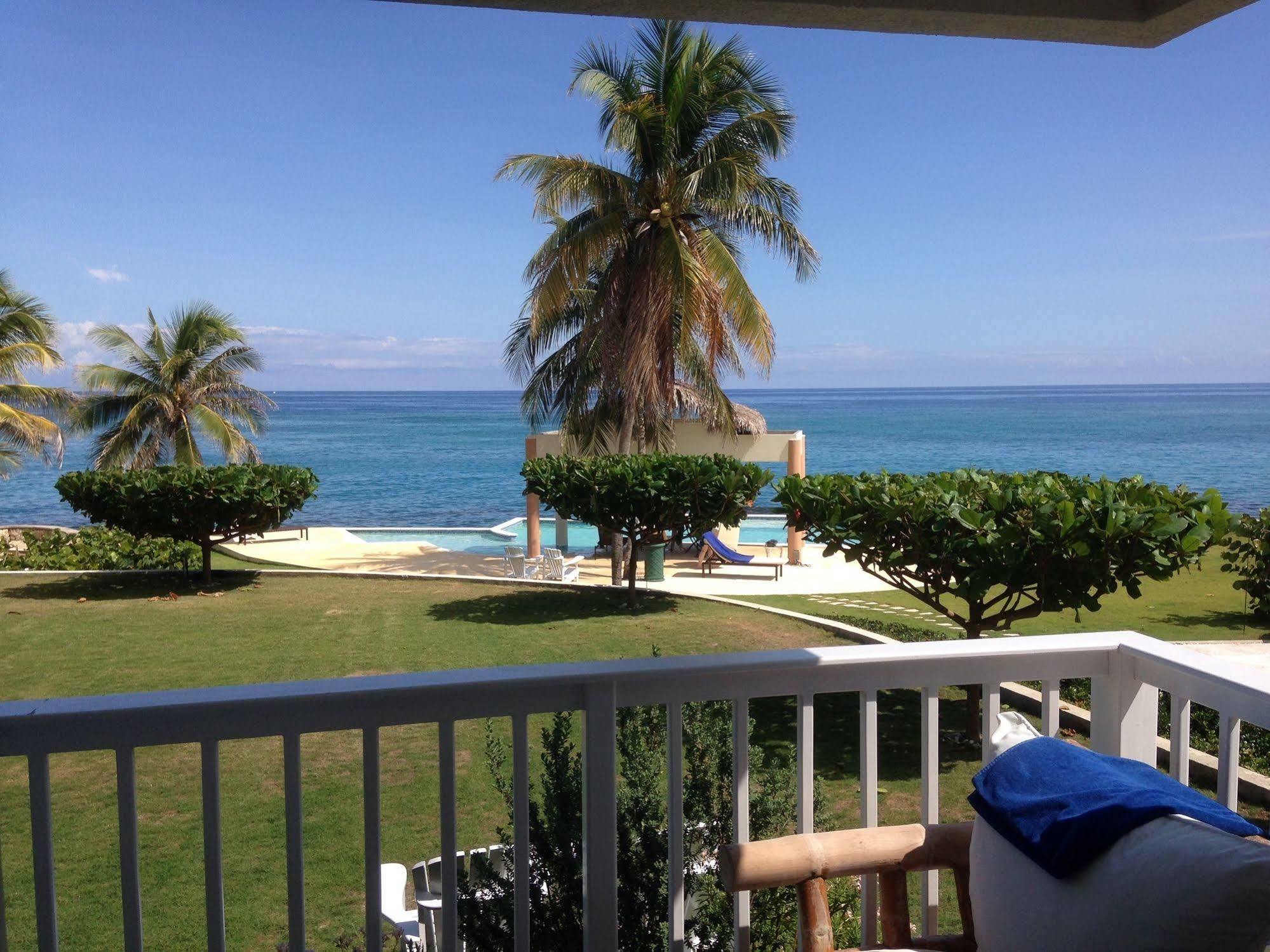 Whispering Seas Jamaica Lägenhet Ocho Rios Exteriör bild